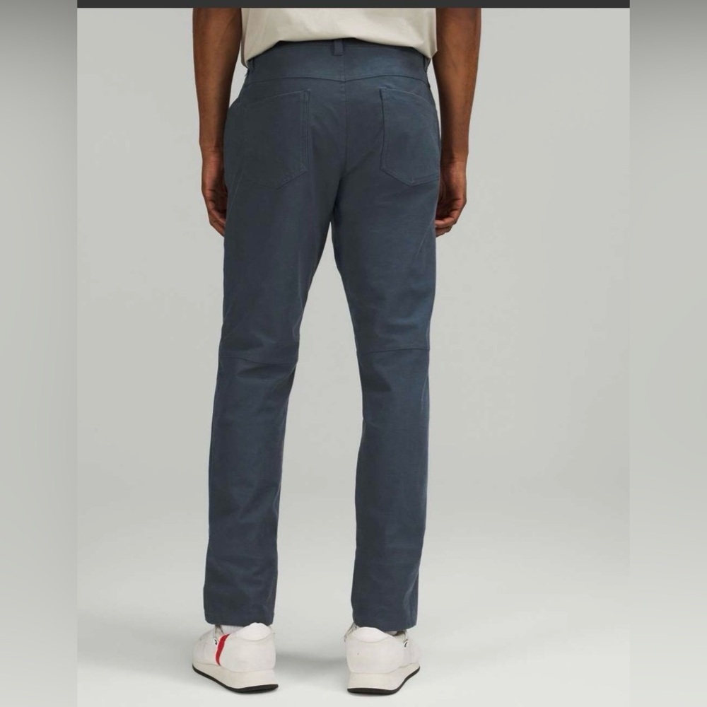 lululemon Men Classic fit Gray Trousers size 28